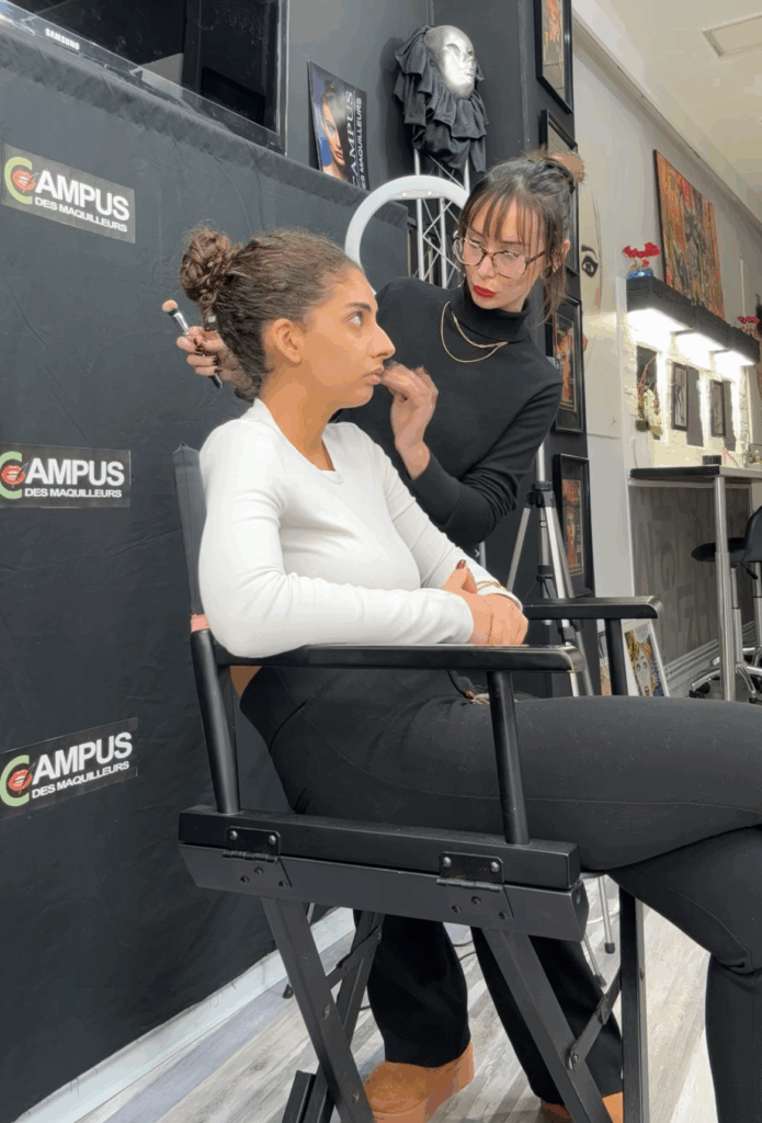 Coraline en coaching maquillage à Montpellier